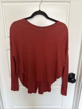 Vimmia Women’s Ribbed Long Sleeve Red Open Backed Top Sz S Made In USA Sporty